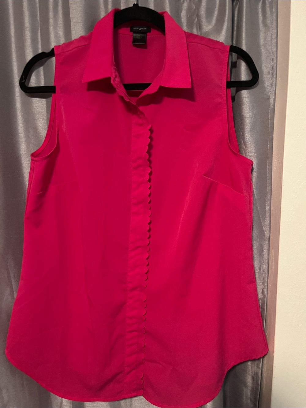 Ann Taylor Factory Sleeveless Scallop-Trim Blouse - Fuchsia
